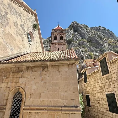 Feriehus Teraca U Babe- In The Town Center Omiš